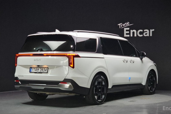 2024 Kia Carnival с пробегом 5 158 км