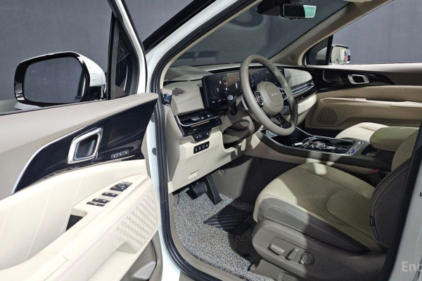 2024 Kia Carnival с пробегом 5 158 км