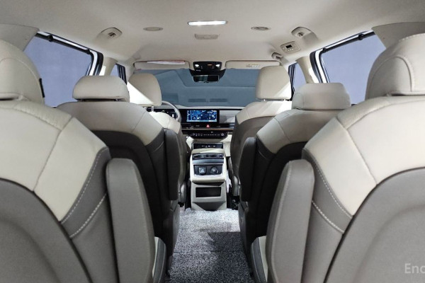 2024 Kia Carnival с пробегом 5 158 км