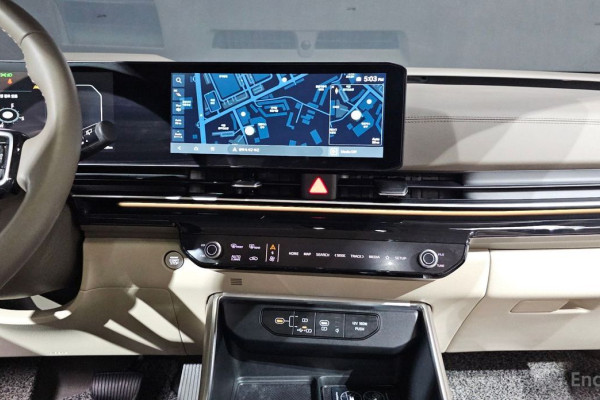 2024 Kia Carnival с пробегом 5 158 км