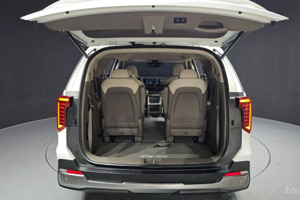 2024 Kia Carnival с пробегом 5 158 км