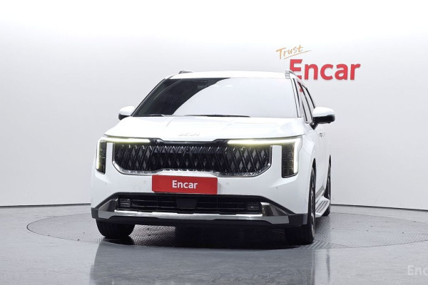 2023 Kia Carnival с пробегом 3 312 км