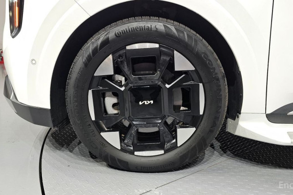 2023 Kia Carnival с пробегом 3 312 км