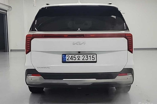 2024 Kia Carnival с пробегом 57 517 км