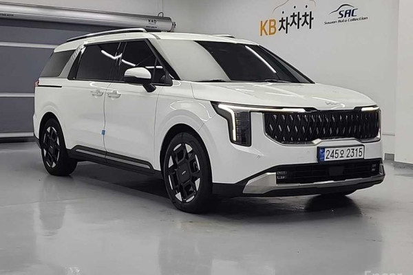 2024 Kia Carnival с пробегом 57 517 км