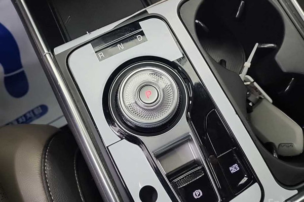 2024 Kia Carnival с пробегом 57 517 км