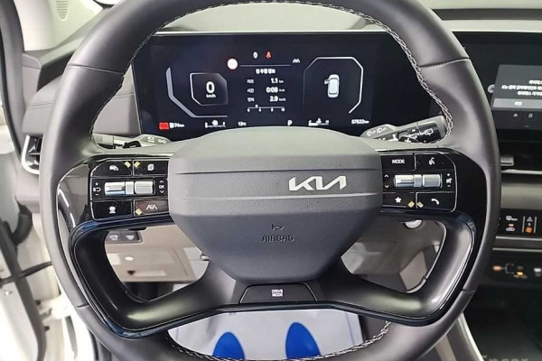2024 Kia Carnival с пробегом 57 517 км