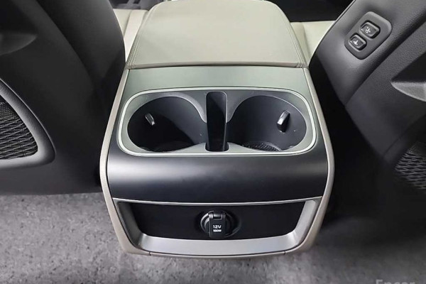 2024 Kia Carnival с пробегом 57 517 км