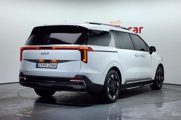 2025 Kia Carnival с пробегом 9 018 км