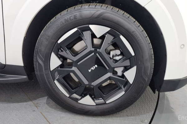 2025 Kia Carnival с пробегом 9 018 км