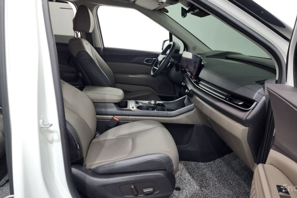 2025 Kia Carnival с пробегом 9 018 км