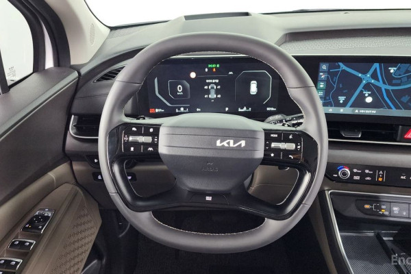 2025 Kia Carnival с пробегом 9 018 км