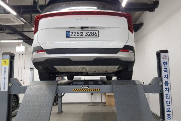 2025 Kia Carnival с пробегом 10 424 км