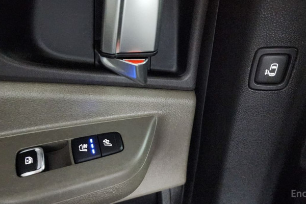 2025 Kia Carnival с пробегом 9 018 км