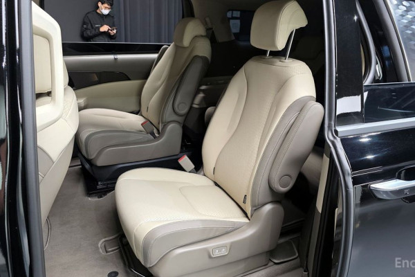 2024 Kia Carnival с пробегом 465 км