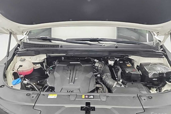 2023 Kia Carnival с пробегом 33 172 км