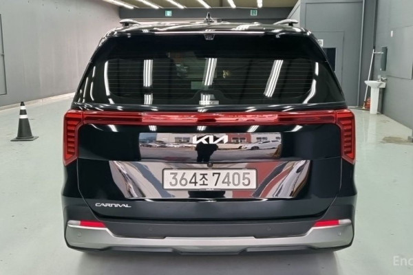 2024 Kia Carnival с пробегом 3 321 км