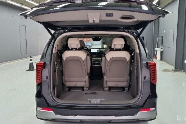 2024 Kia Carnival с пробегом 3 321 км