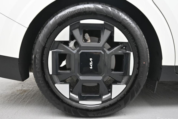 2024 Kia Carnival с пробегом 23 385 км