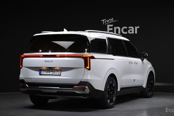 2025 Kia Carnival с пробегом 8 927 км