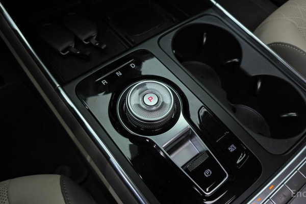 2025 Kia Carnival с пробегом 8 927 км