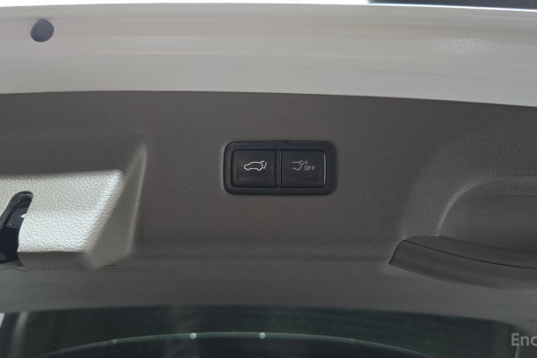 2025 Kia Carnival с пробегом 8 927 км