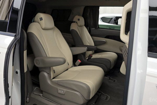 2024 Kia Carnival с пробегом 10 462 км