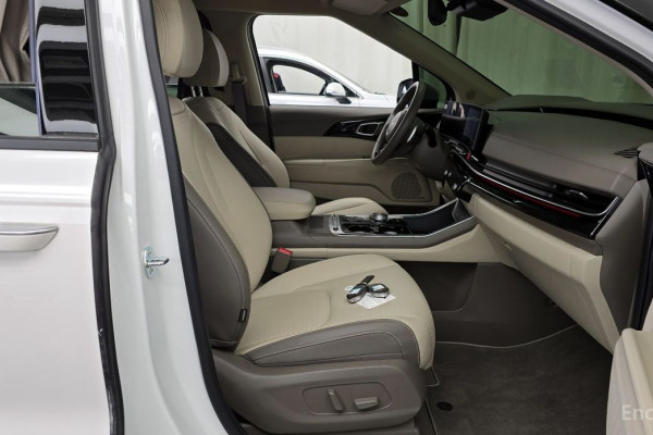 2024 Kia Carnival с пробегом 10 462 км