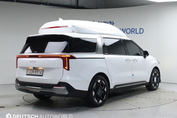 2024 Kia Carnival с пробегом 10 786 км