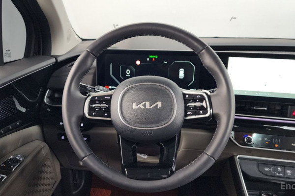 2024 Kia Carnival с пробегом 16 424 км