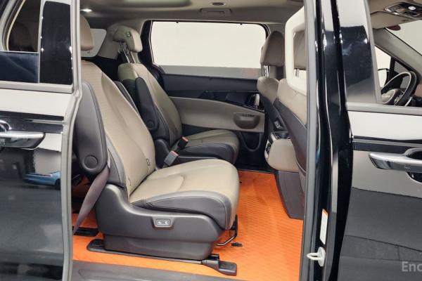 2024 Kia Carnival с пробегом 16 424 км
