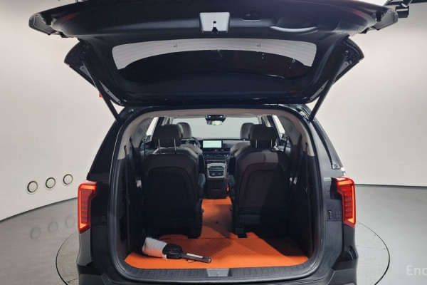 2024 Kia Carnival с пробегом 16 424 км