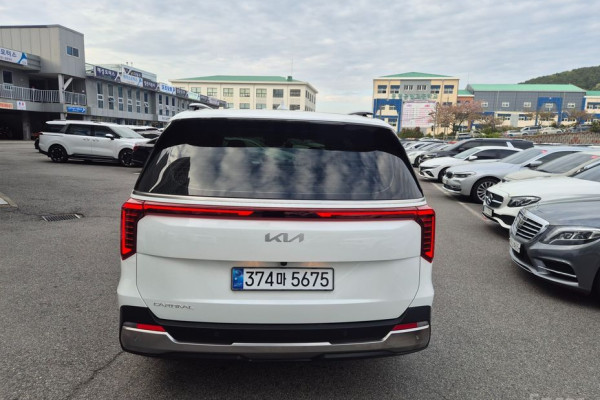 2025 Kia Carnival с пробегом 8 924 км