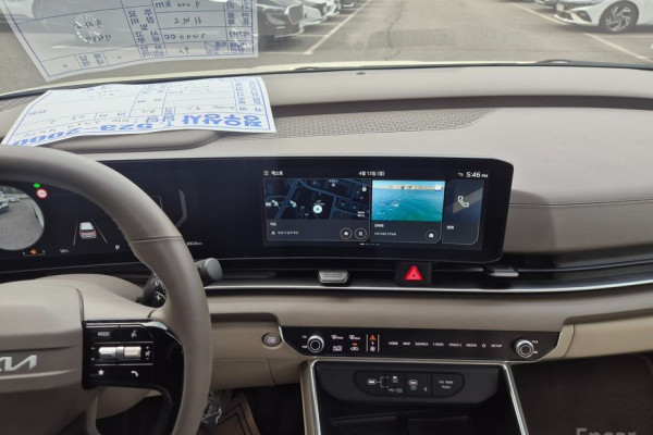 2025 Kia Carnival с пробегом 8 924 км