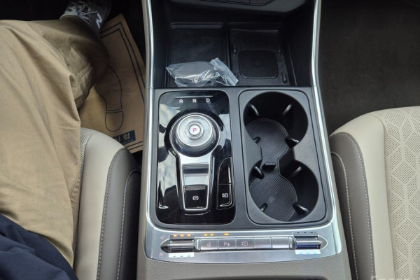 2025 Kia Carnival с пробегом 8 924 км