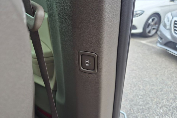 2025 Kia Carnival с пробегом 8 924 км