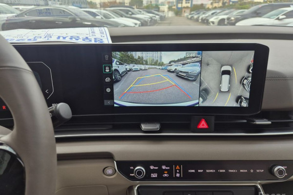 2025 Kia Carnival с пробегом 8 924 км