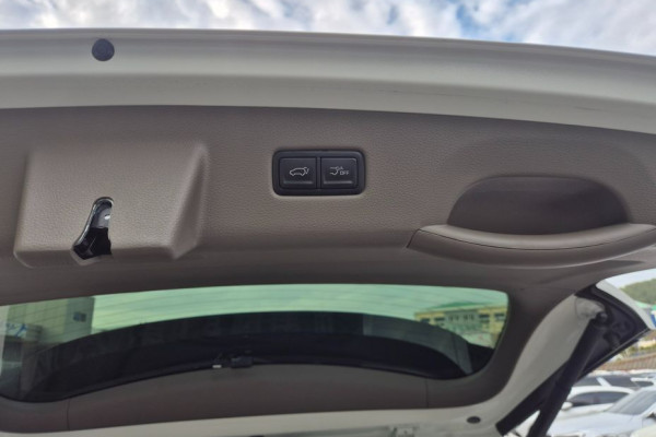 2025 Kia Carnival с пробегом 8 924 км