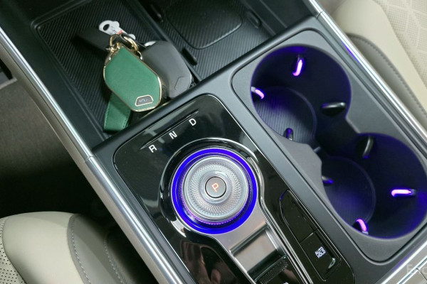 2024 Kia Carnival с пробегом 12 626 км