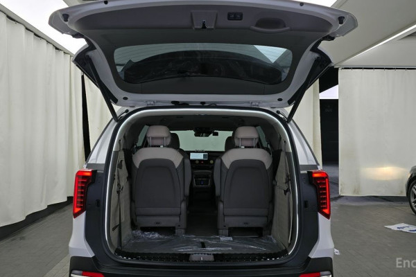 2024 Kia Carnival с пробегом 12 626 км