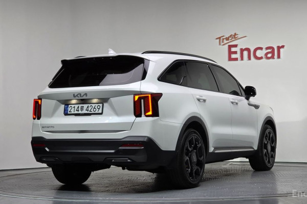 2024 Kia Sorento с пробегом 33 383 км