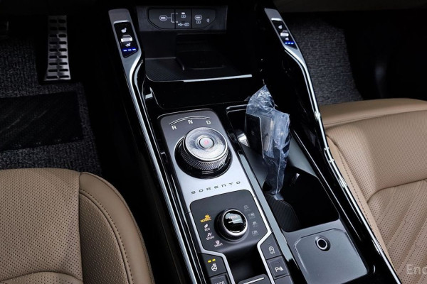 2024 Kia Sorento с пробегом 10 244 км