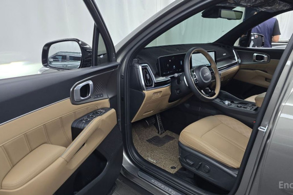 2024 Kia Sorento с пробегом 19 726 км