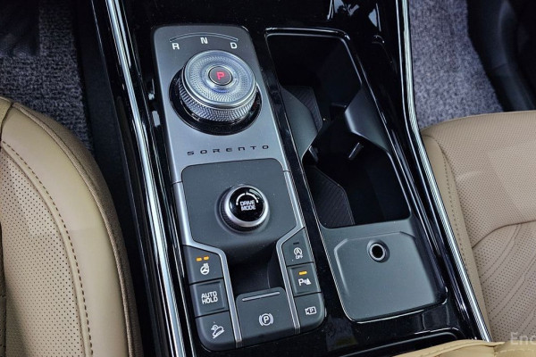 2025 Kia Sorento с пробегом 3 867 км