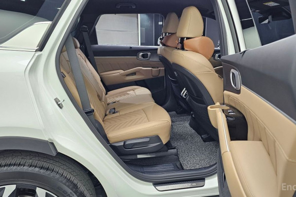 2025 Kia Sorento с пробегом 3 867 км