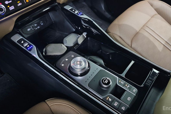 2023 Kia Sorento с пробегом 63 112 км