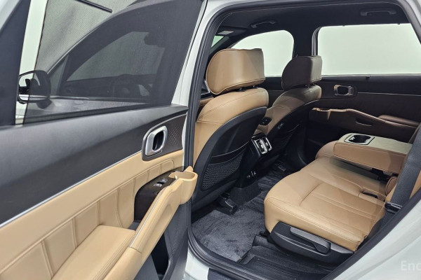 2023 Kia Sorento с пробегом 63 112 км