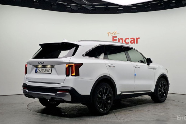 2023 Kia Sorento с пробегом 33 935 км