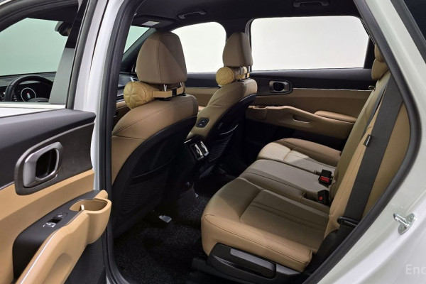 2023 Kia Sorento с пробегом 33 935 км