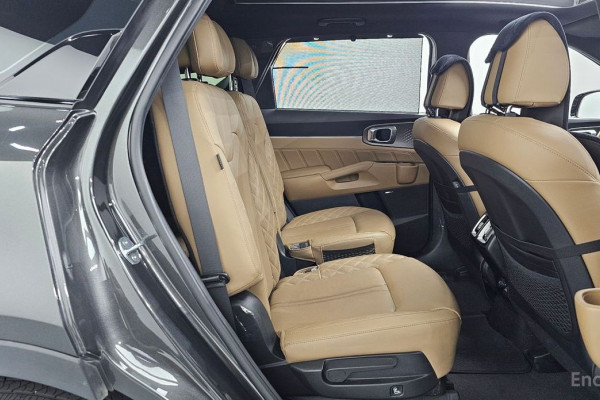 2024 Kia Sorento с пробегом 24 143 км